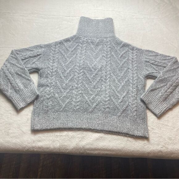 Crescent Gray 1/2 Zip Cable Knit Maryann Sweater Size Medium - Picture 2 of 11